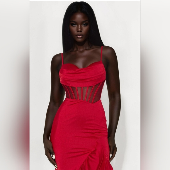 Red Dress - Picture 3 of 3